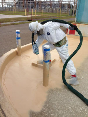 Spraying cracked concrete containment - Industrial