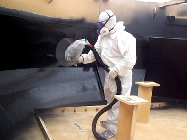 Spraying leakproof coating mining watertanks - Galleries